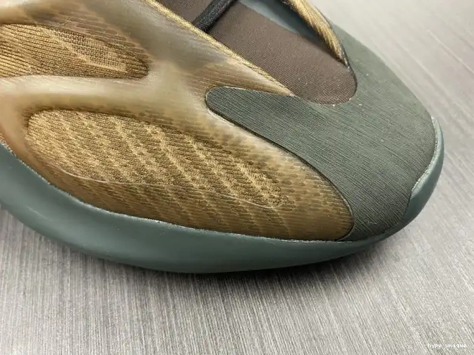 hype Yeezy GY4109 Boost Copfade Adidas 700 V3 0518